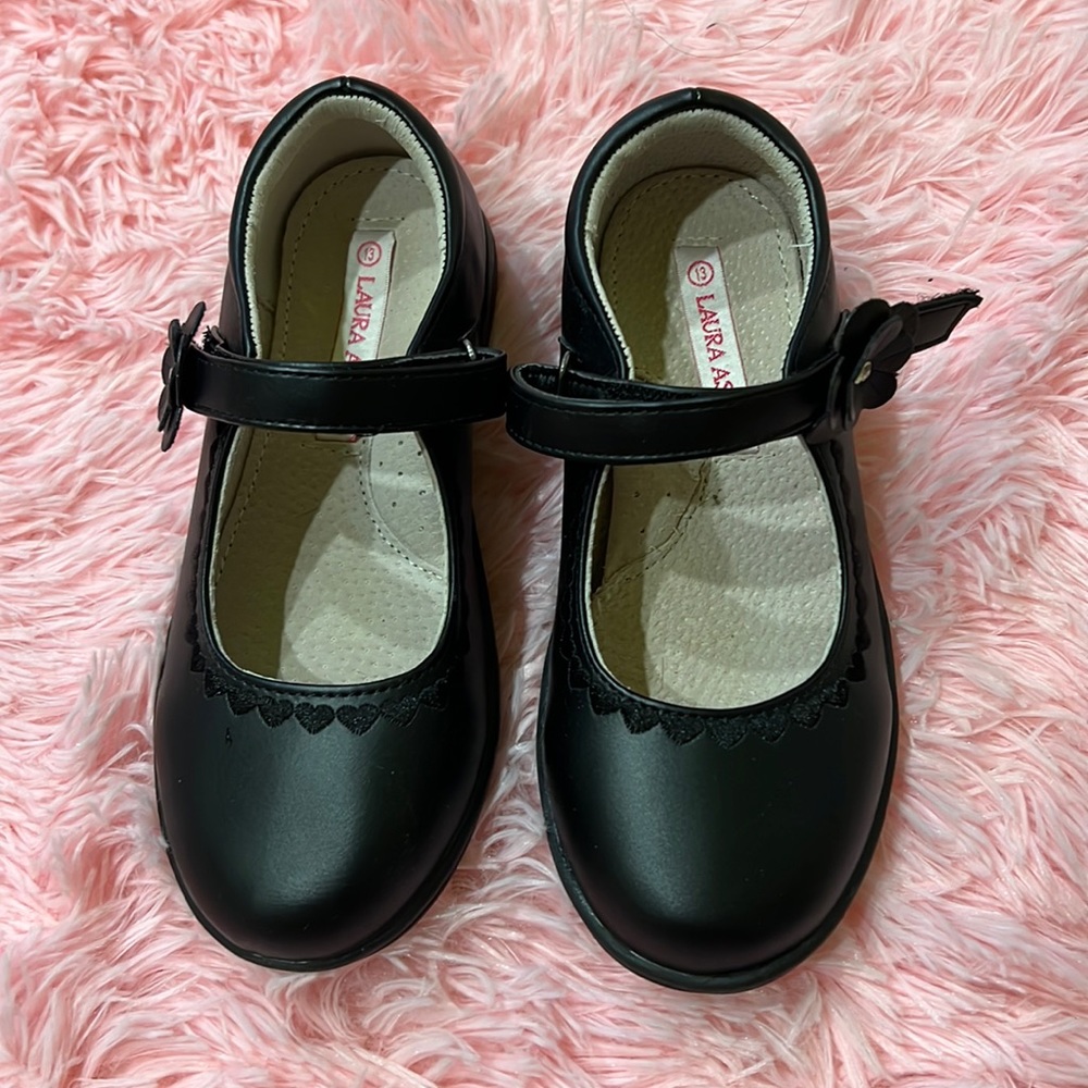 Girl shoes